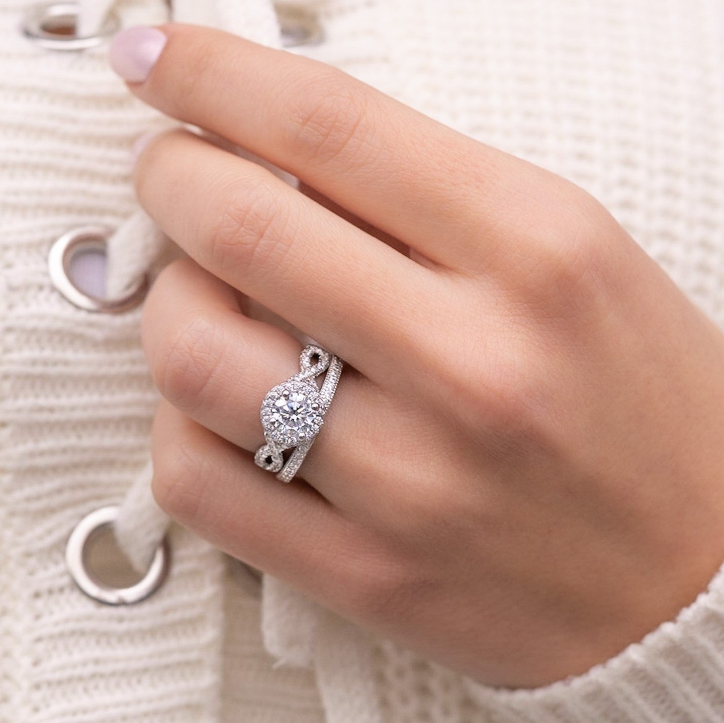 twisted rings for women, cubic zirconia rings, sterling silver fashion rings, halo ring for women, eamti stunning rings