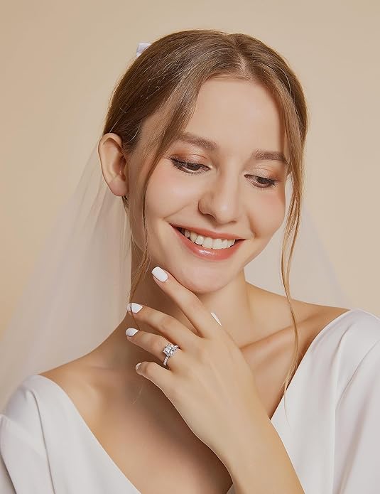 Alliance en argent sterling avec zircone cubique taille coussin 2 carats