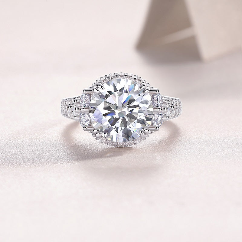 Luxury 5 Carat Round Cut Moissanite Engagement Ring