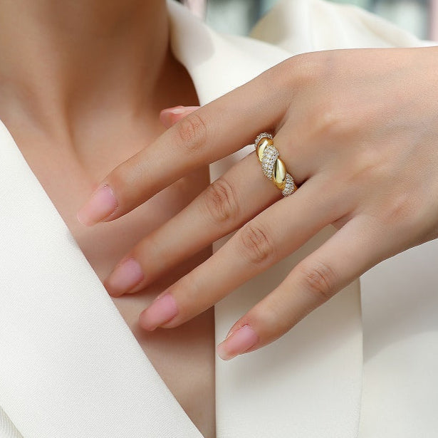 Luxury 5 Carat Round Cut Moissanite Engagement Ring(09)