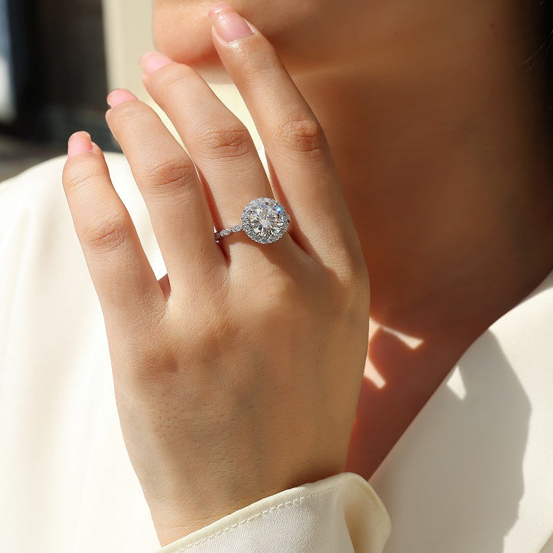 Luxury 5 Carat Round Cut Moissanite Engagement Ring(13)