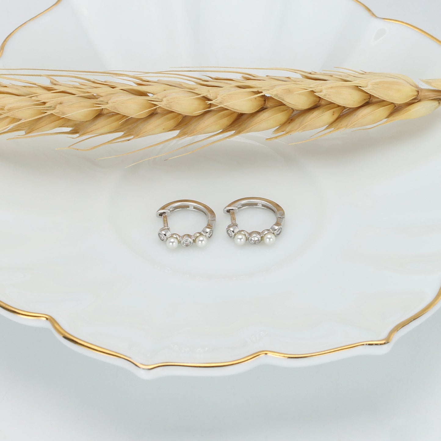 Diamant-Perlen-Huggies-Creolen