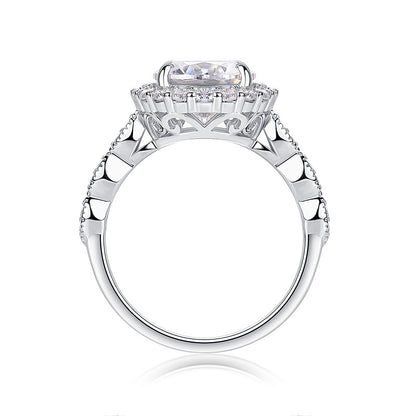 Luxury 5 Carat Round Cut Moissanite Engagement Ring（13）