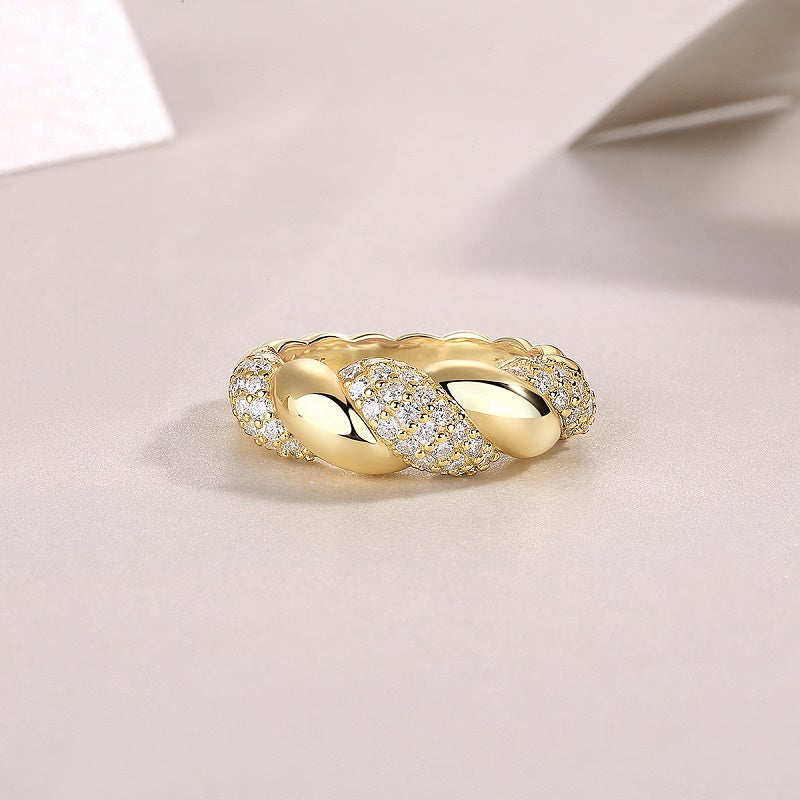 Luxury 5 Carat Round Cut Moissanite Engagement Ring（09）