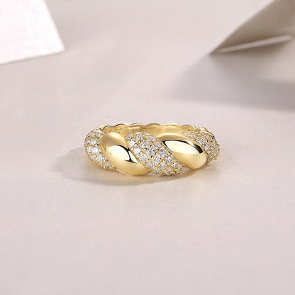 Luxury 5 Carat Round Cut Moissanite Engagement Ring（09）