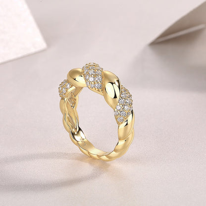 Luxury 5 Carat Round Cut Moissanite Engagement Ring（09）