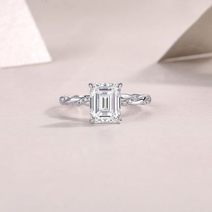 Luxury 5 Carat Round Cut Moissanite Engagement Ring（12）