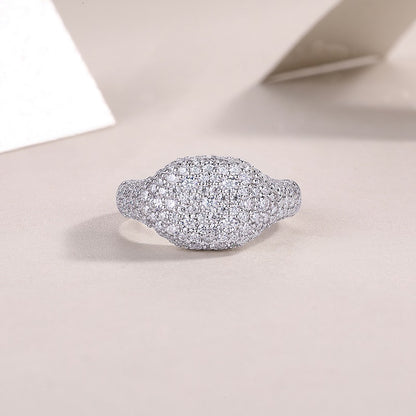 Luxury 5 Carat Round Cut Moissanite Engagement Ring（10）