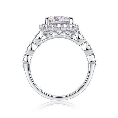 Luxury 5 Carat Round Cut Moissanite Engagement Ring（15）