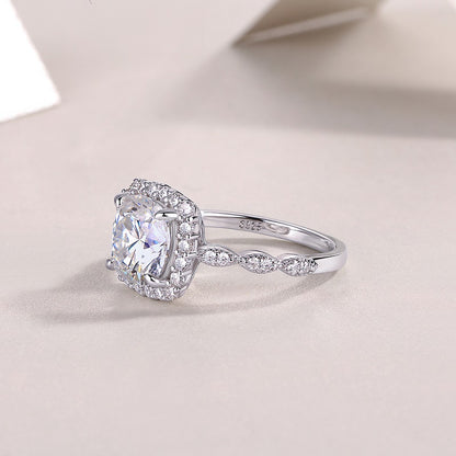 Luxury 5 Carat Round Cut Moissanite Engagement Ring（15）