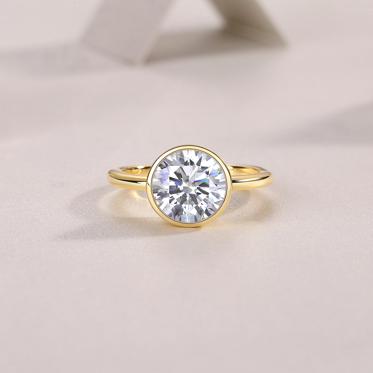Luxury 5 Carat Round Cut Moissanite Engagement Ring（07）