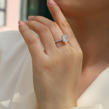 Luxury 5 Carat Round Cut Moissanite Engagement Ring（12）